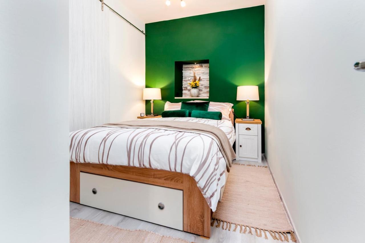 Bella Campagna - Luxury Two Bedroom Apartment Rovinj Eksteriør billede
